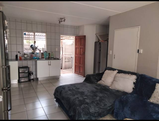 2 BEDROOM TOWNHOUSE FOR SALE IN SONNEGLANS